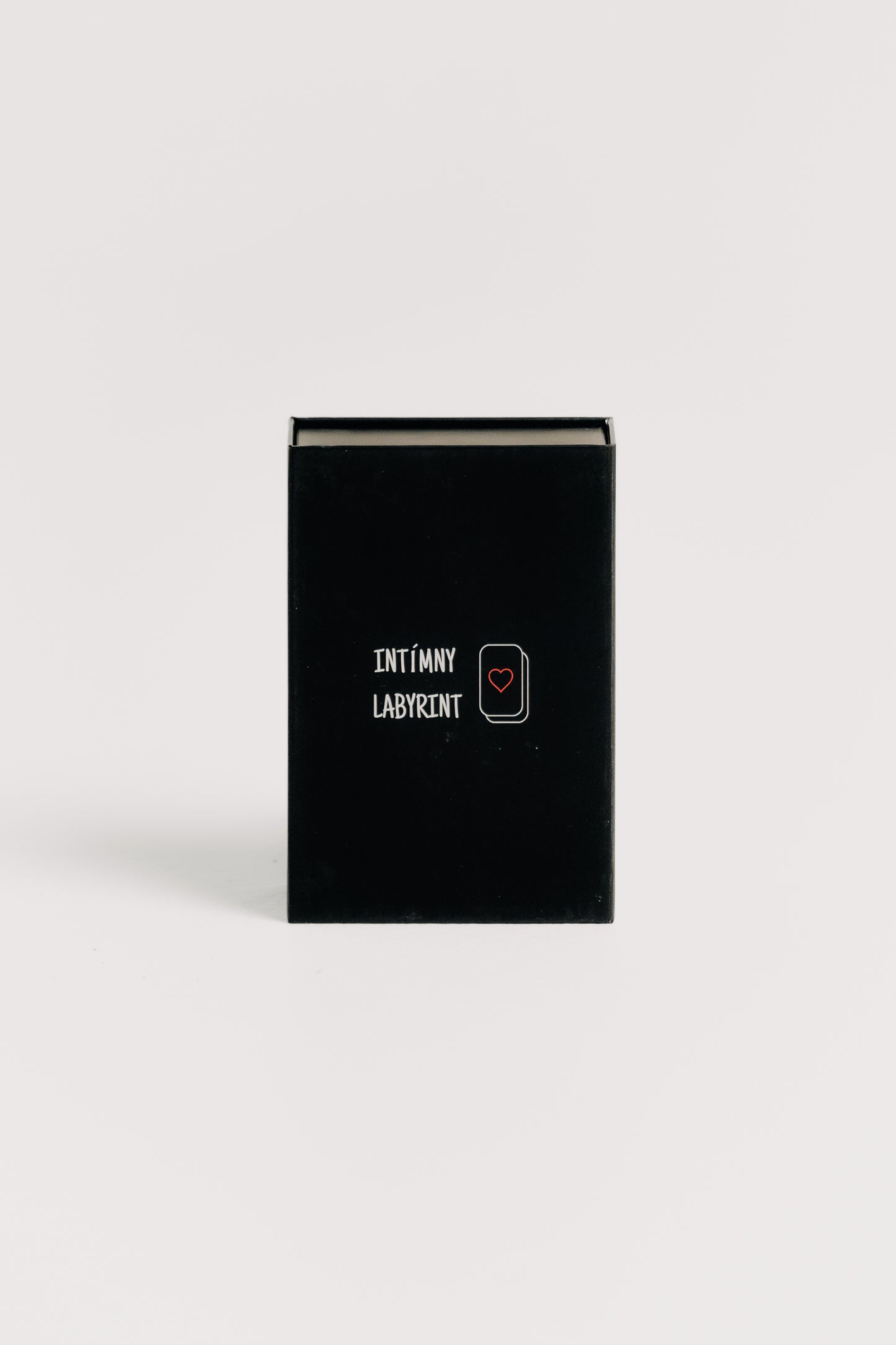 INTÍMNY LABYRINT.