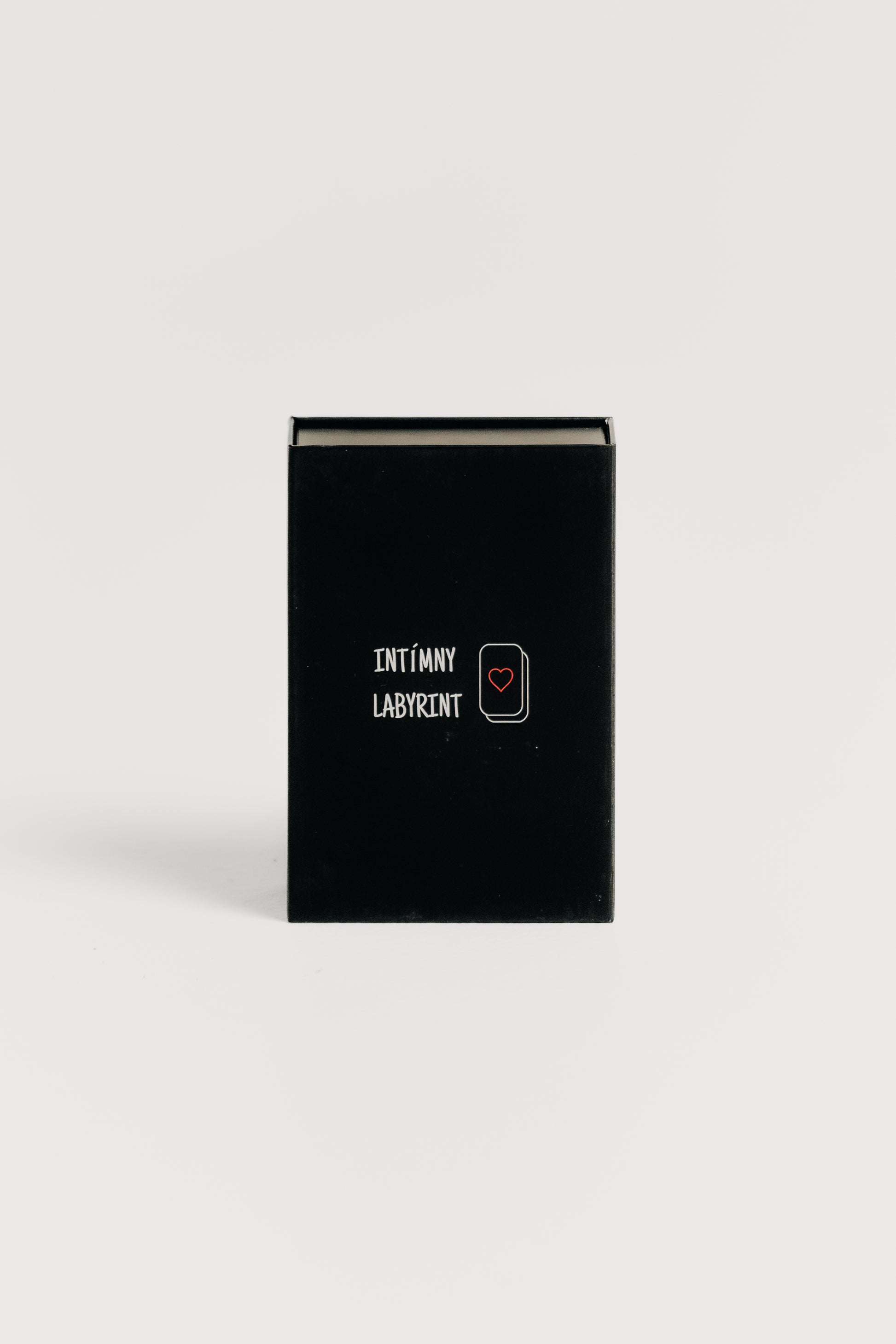 INTÍMNY LABYRINT.
