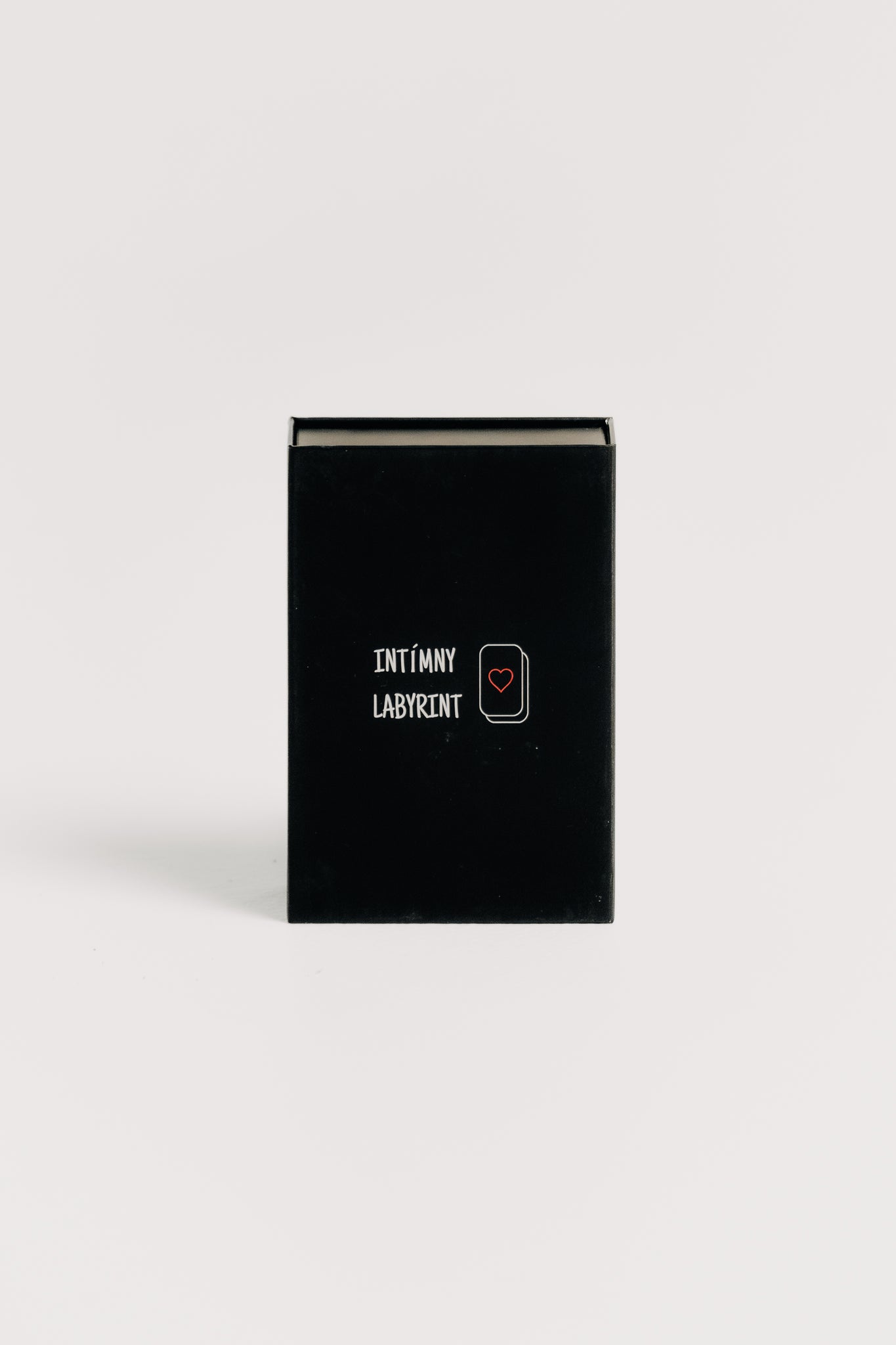 INTYMNY LABIRYNT