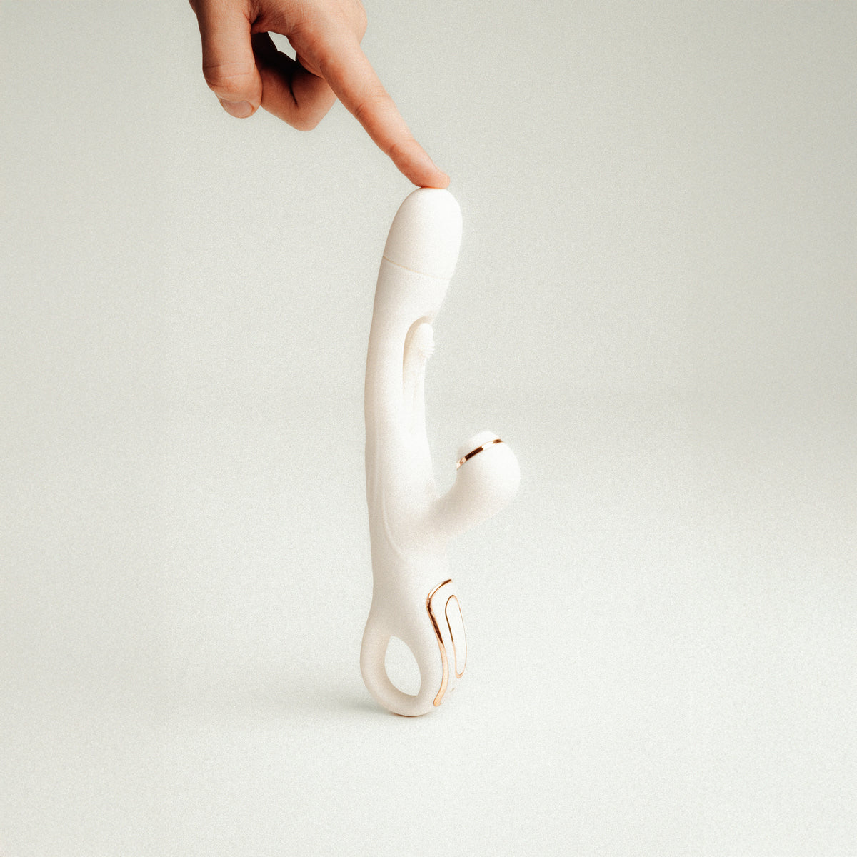 VIBRATOR WITH CLITORAL PROTRUSION