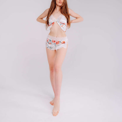 CORAL BLOOM model lingerie